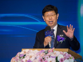 鴻海股價噴到263元，輝達自駕車合作助攻！月線6根大紅棒、本波300元有望？他喊想像空間打開了